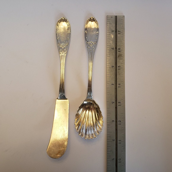 Fancy silver plated shell spoon and knife ALICE - Picture 1 of 2